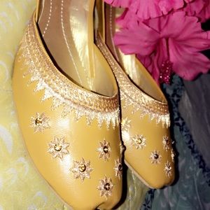 Mustard color yellow tone khussa slipers